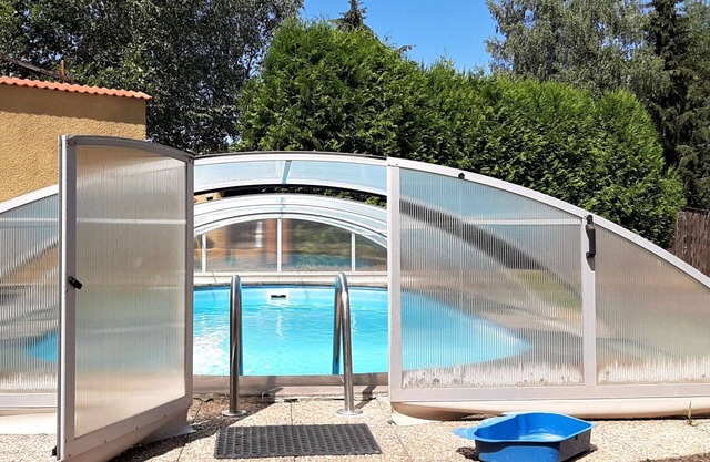 Beautiful private villa for 10 guests with private pool, WIFI, hot tub, TV, terrace and pets all.