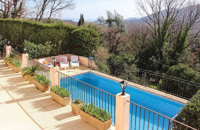 🌟 Beautiful 4-Bedroom Villa with Heated Pool. Stunning views Bay of Cannes