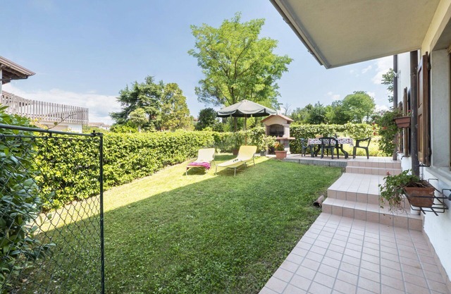 Beautiful apartment in villa for 6 people with TV and patio
