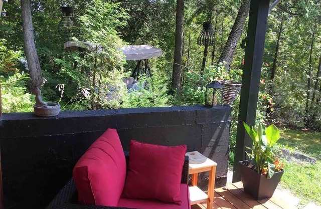 Beautiful waterfront cottage! Tranquility guaranteed on a peninsula