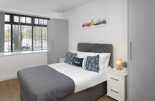 Beautiful 1 Bed Apartment close to Heathrow Airport