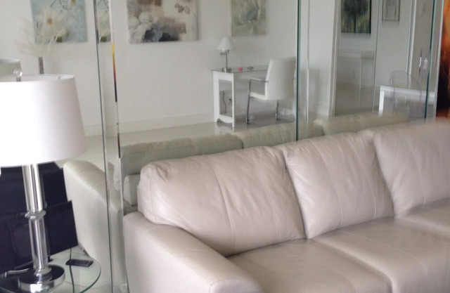 Beautiful 1 Bed Condo on the Beach in Surfside, Miami beach, Bal Harbour, pets