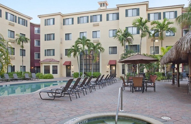 Beautiful 1 bedroom unit at resort, sleeps 4