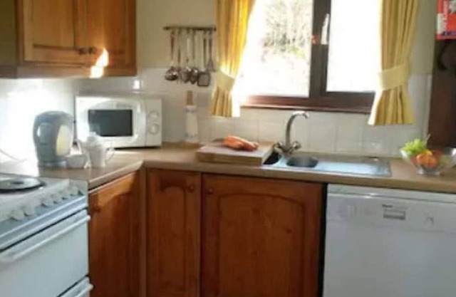 Beautiful 2 bed lodge with hot tub & sauna