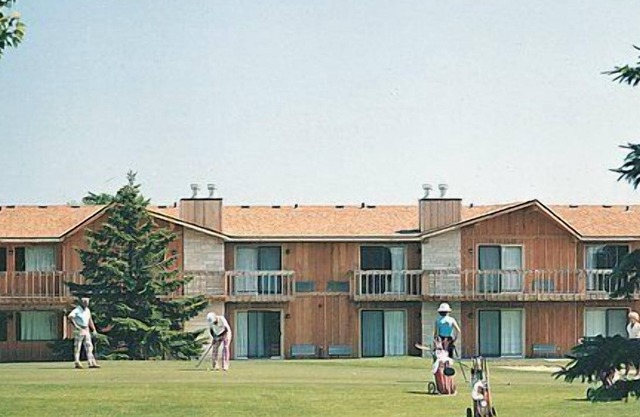 Beautiful 2 bedroom unit at resort, sleeps 6
