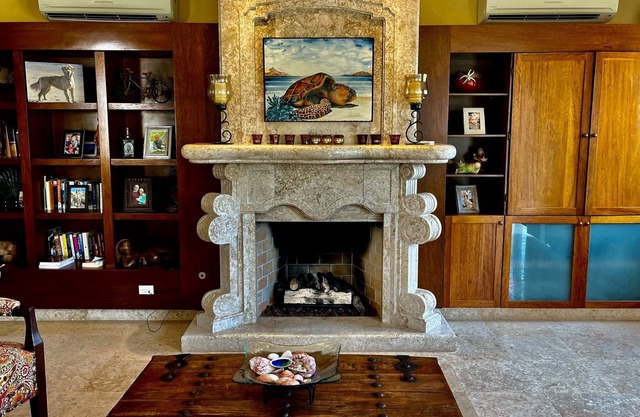 Beautiful 3 bedroom & 3 1/2 bathroom custom Home. Amazing Ocean View