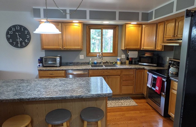 Beautiful 3 bedroom, 3 bath, 2 car garage home 2 minutes away from Lake Superior