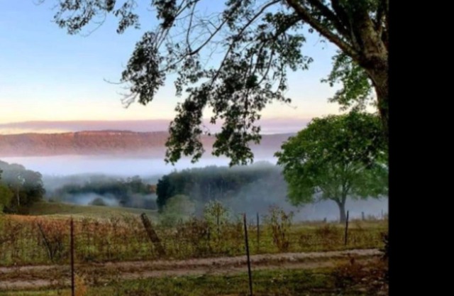 Beautiful 3 bedroom secluded farmhouse / mountain view / ride your atv to trail