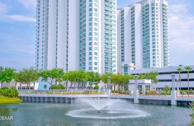 Beautiful 3 Br. Condo (318460) by Houzlet