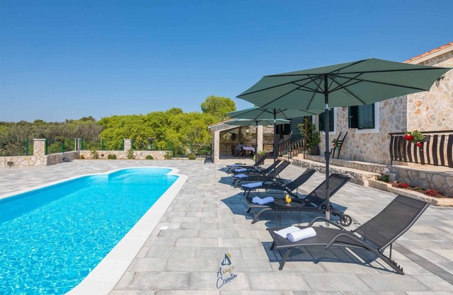 Beautiful 3-BR villa with pool and sea view just above Rogoznica