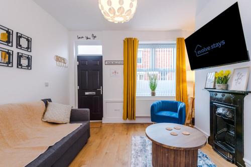 Beautiful 3Bed Home In Altrincham, Free Parking