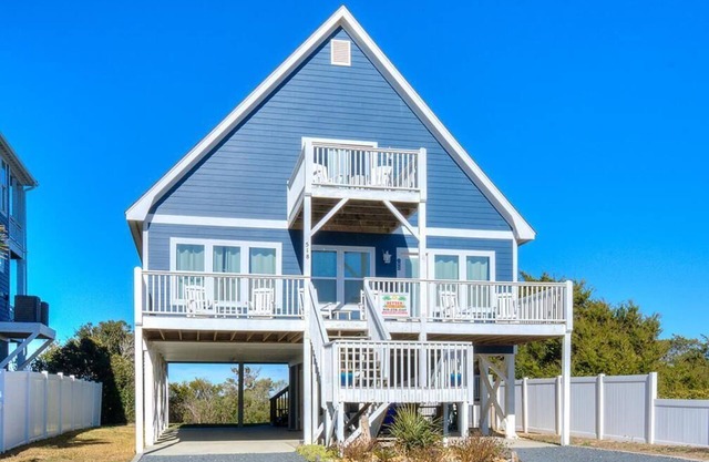 Beautiful 3BR/2BA House, 2nd Row with ocean & icw views, Dog Friendly, Sleeps 10