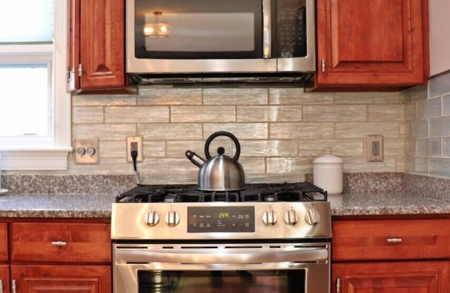Beautiful 4-Bed Jamestown Colonial - 5 Min. To Newport