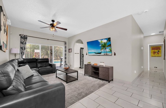Beautiful 4 Bed pool Home with Game Room-5334CVL