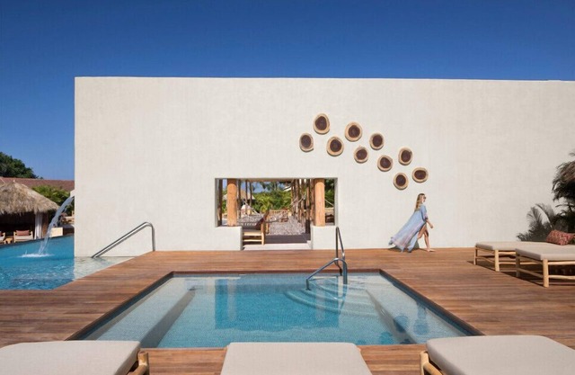 Beautiful 4 bedroom penthouse in 4 seasons Punta Mita Hotel