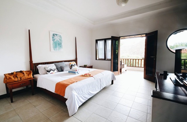 Beautiful 4 Bedroom Pool Villa in Canggu Pererenan with healthy breakfast daily