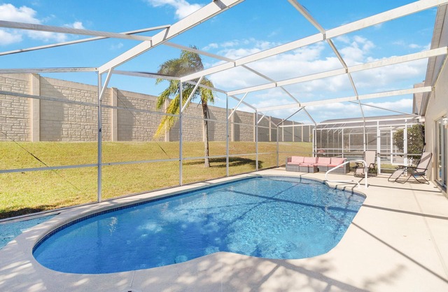 Beautiful 5/5 bedroom home!