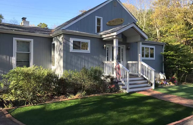 Beautiful 5BR/4BA East Hampton Home close to beach