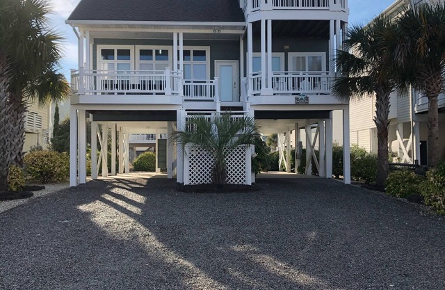 Beautiful 5BR Newer Home Near Family Beach with Pool Access