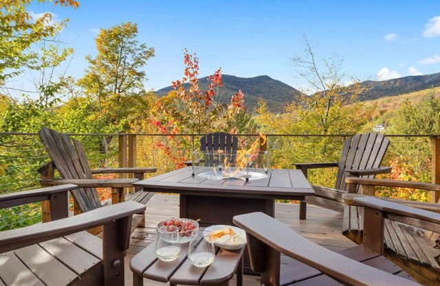 Beautiful 6 Bdrm Home on Loon with Mtn Views, 1/4 mi to Resort, Pool/Spa Pass