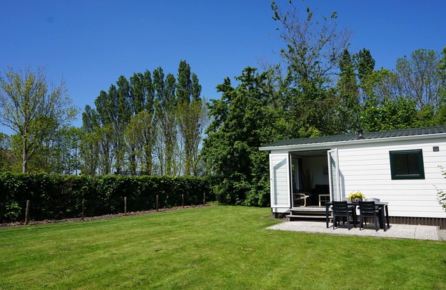 Beautiful accommodation, large enclosed garden near Renesse beach.