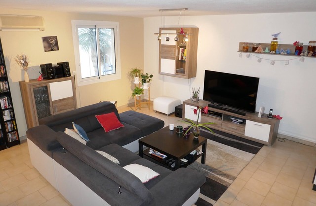 Beautiful air-conditioned house in peace / fully equipped with a large terrace