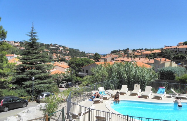 Beautiful air-conditioned villa with pool & WIFI, easy walk to beach and town.