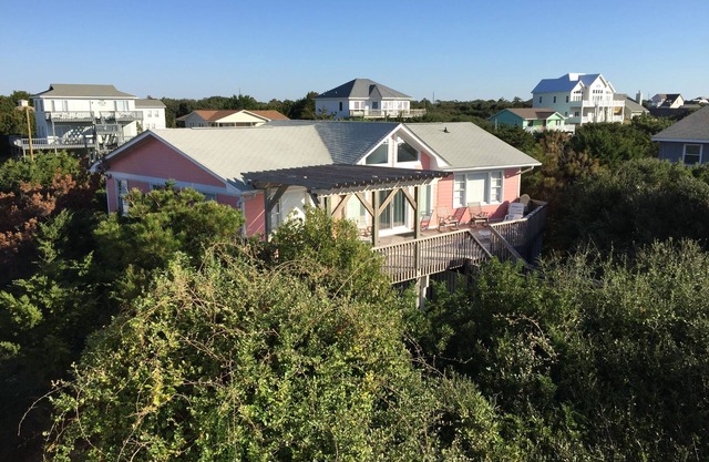 Beautiful and private Oceanfront Cottage