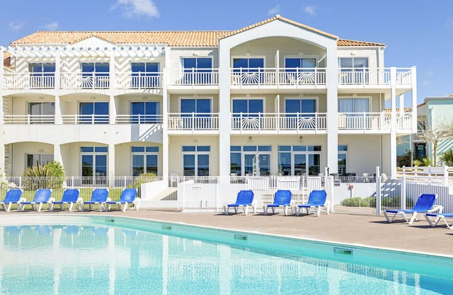 Beautiful apartment for 2 people with WIFI, pool, TV, terrace and pets allowed