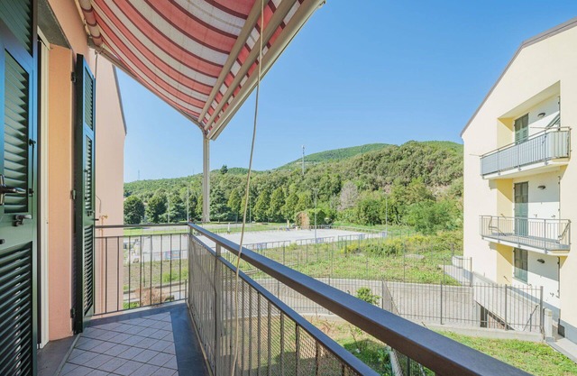 Beautiful apartment for 4 guests with WIFI, A/C, TV and balcony