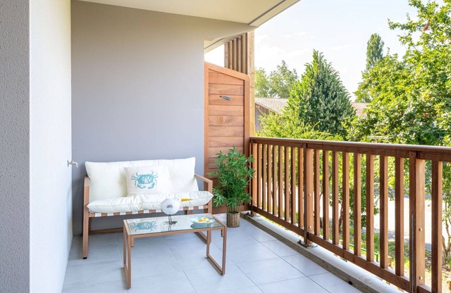 Beautiful apartment for 4 guests with WIFI, A/C, TV, balcony and pets allowed