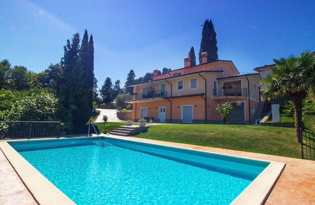 Beautiful apartment for 5 people with WIFI, A/C, pool, TV, patio and panoramic view