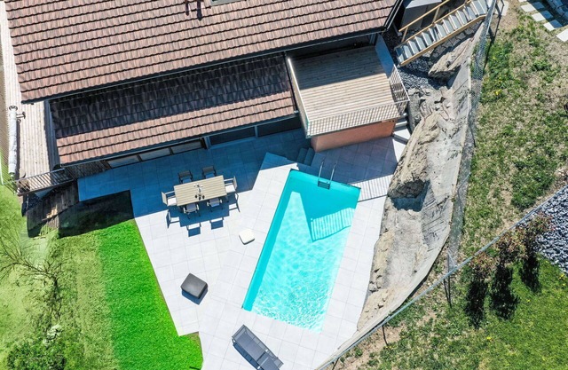 Beautiful apartment for 4 guests with WIFI, pool, TV, terrace, pets allowed and panoramic view