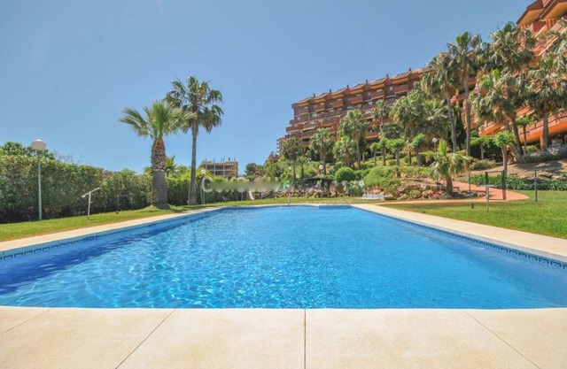 Beautiful apartment 5min walk from the sea with communal pool