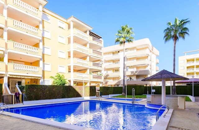 Beautiful apartment for 5 people with pool, WIFI, TV, terrace and pets allowed