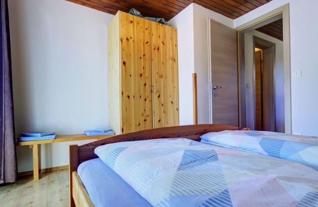 Beautiful apartment for 10 guests with WIFI, TV, balcony, pets allowed and panoramic view