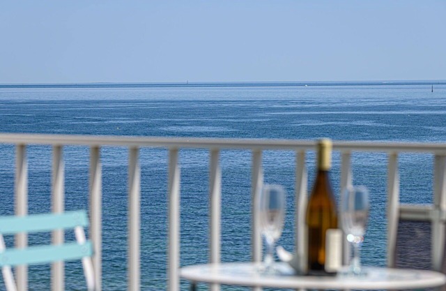 Beautiful apartment for 4 guests with WIFI, TV and balcony