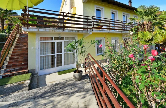 Beautiful apartment for 4 guests with WIFI, A/C, TV, terrace, pets allowed and parking