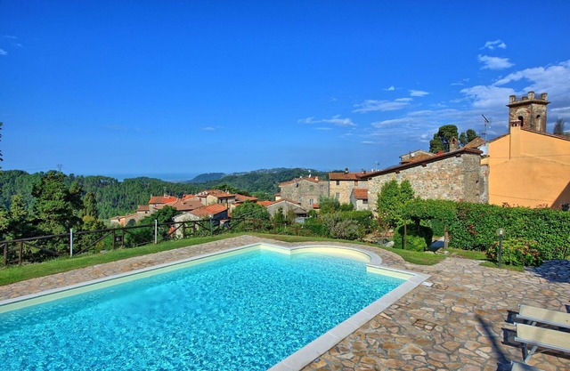 Beautiful apartment for 2 guests with WIFI, pool, close to Viareggio