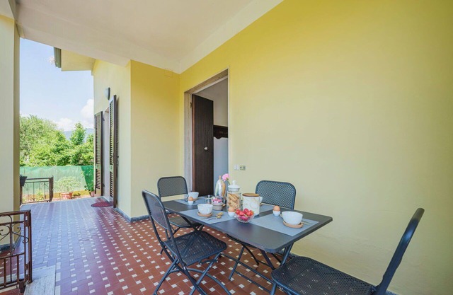 Beautiful apartment for 4 people with WIFI, TV, patio and parking