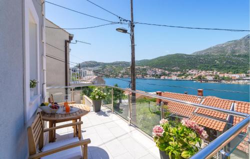 Beautiful Apartment In Sustjepan