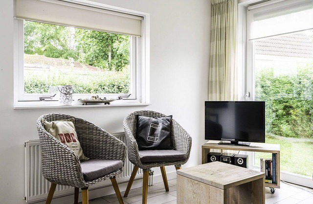 Beautiful apartment in villa for 4 people with WIFI, TV, terrace, pets allowed and parking