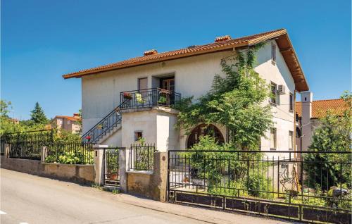 Beautiful Apartment In Viskovo With Wifi