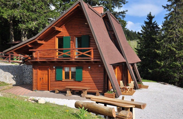 Beautiful apartment for 8 people with WIFI, TV, patio, pets allowed, panoramic view and parking