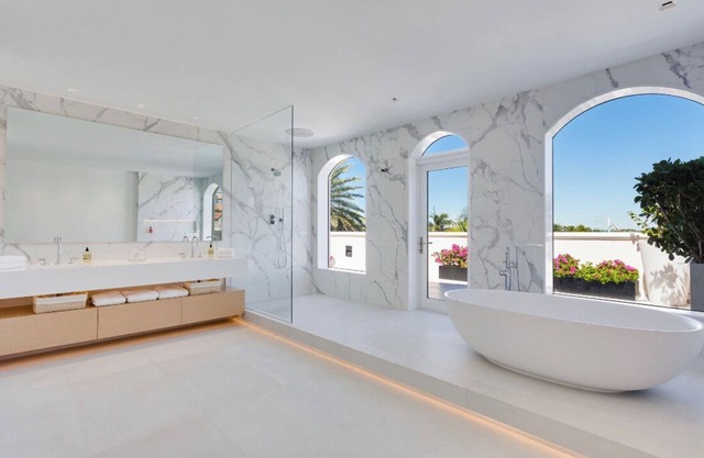 Beautiful apartment on Fisher Island