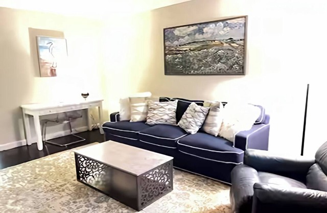 Beautiful Apartment w/King bed