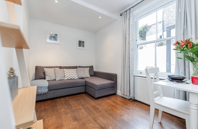 Beautiful Apartment with Patio in Chelsea