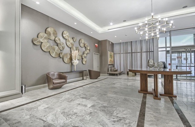 Beautiful Apt. in Heart of Yorkville