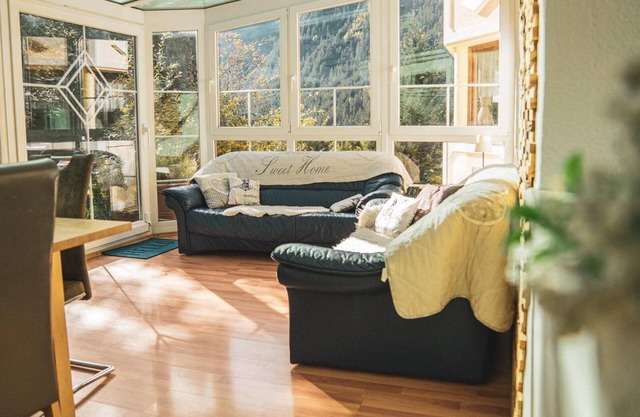 Beautiful vacation home with garden in the Stubai Alps, for 5 to 12 pers.