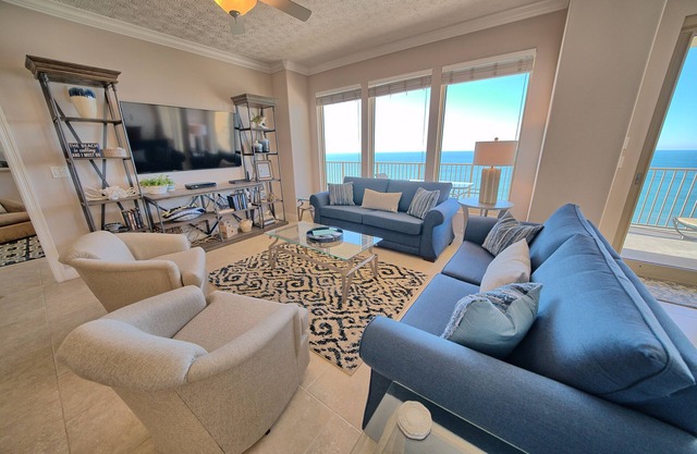 BEAUTIFUL BEACH FRONT CONDO! 2 BDR/2 BA; FREE BEACH SERVICE, WI-FI!